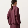 Oversize-Hemd mit langen Ärmeln aus 100 % Leinen Oversize-Hemd mit langen Ärmeln aus 100 % Leinen