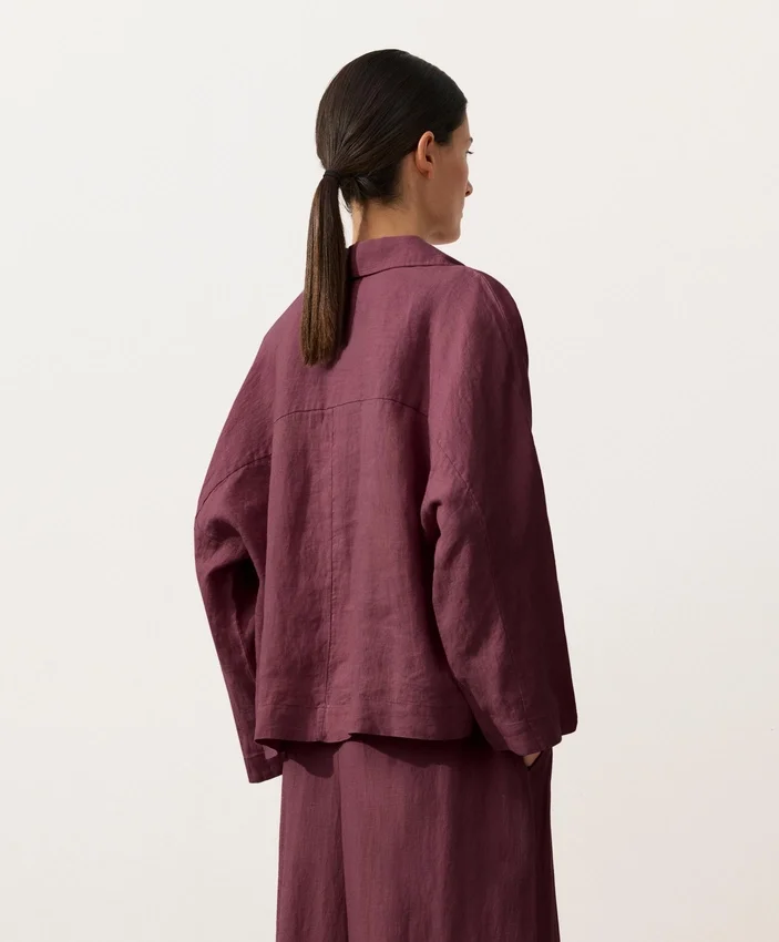 Oversize-Hemd mit langen Ärmeln aus 100 % Leinen Oversize-Hemd mit langen Ärmeln aus 100 % Leinen