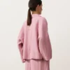 Oversize-Hemd mit langen Ärmeln aus 100 % Leinen Oversize-Hemd mit langen Ärmeln aus 100 % Leinen