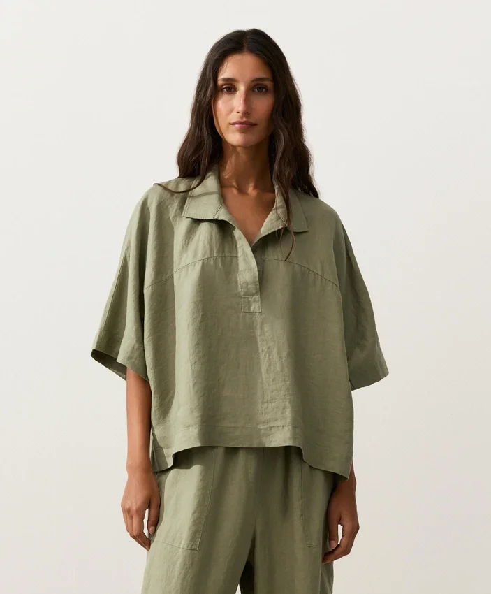 Oversize-Shirt aus 100 % Leinen mit kurzen Ärmeln Oversize-Shirt aus 100 % Leinen mit kurzen Ärmeln
