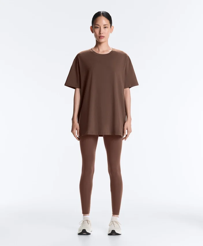 Oversize-T-Shirt aus Baumwollmischung mit kurzen Ärmeln Oversize-T-Shirt aus Baumwollmischung mit kurzen Ärmeln