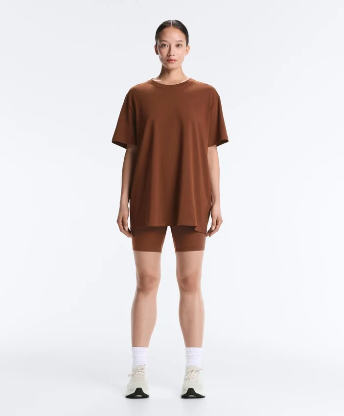 Oversize-T-Shirt aus Baumwollmischung mit kurzen Ärmeln Oversize-T-Shirt aus Baumwollmischung mit kurzen Ärmeln