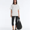 Oversize-T-Shirt aus Baumwollmischung mit kurzen Ärmeln und Kontraststreifen Oversize-T-Shirt aus Baumwollmischung mit kurzen Ärmeln und Kontraststreifen