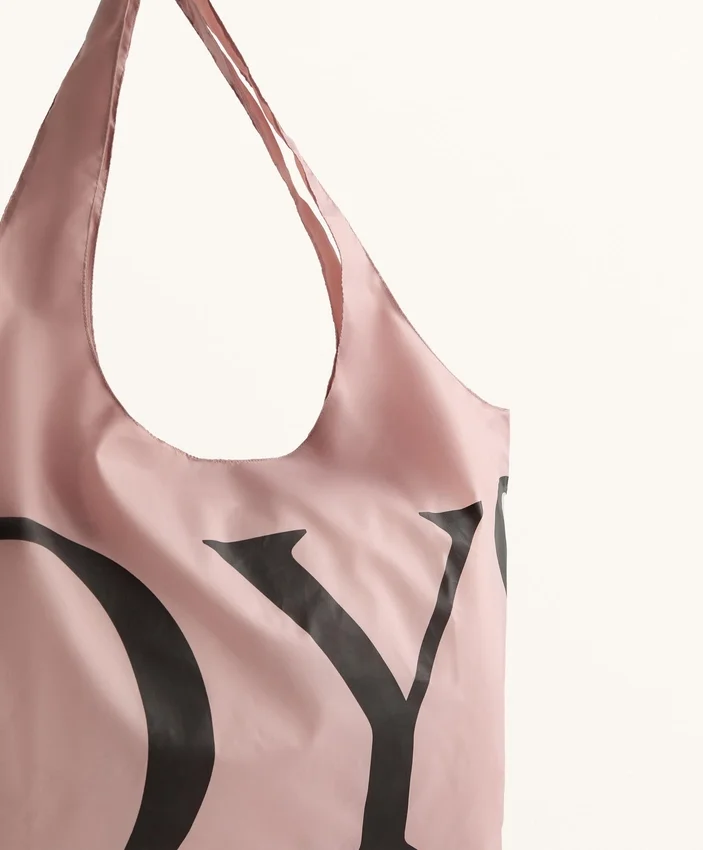 Oysho zusammenfaltbare Tasche Oysho zusammenfaltbare Tasche