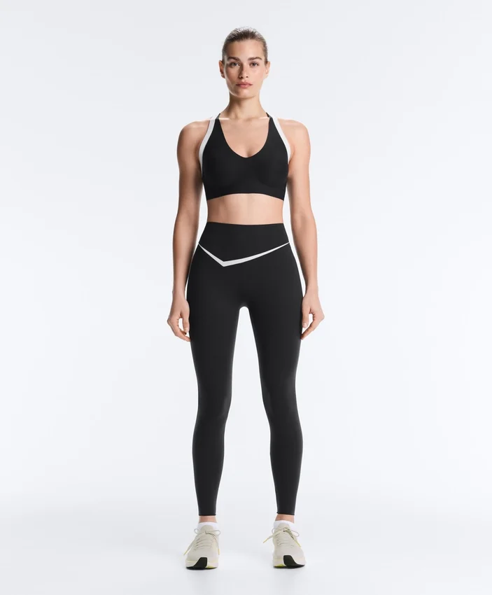 Perfect-Adapt Leggings mit hoher Taille und Knöchellänge sowie kontrastierenden Details Perfect-Adapt Leggings mit hoher Taille und Knöchellänge sowie kontrastierenden Details