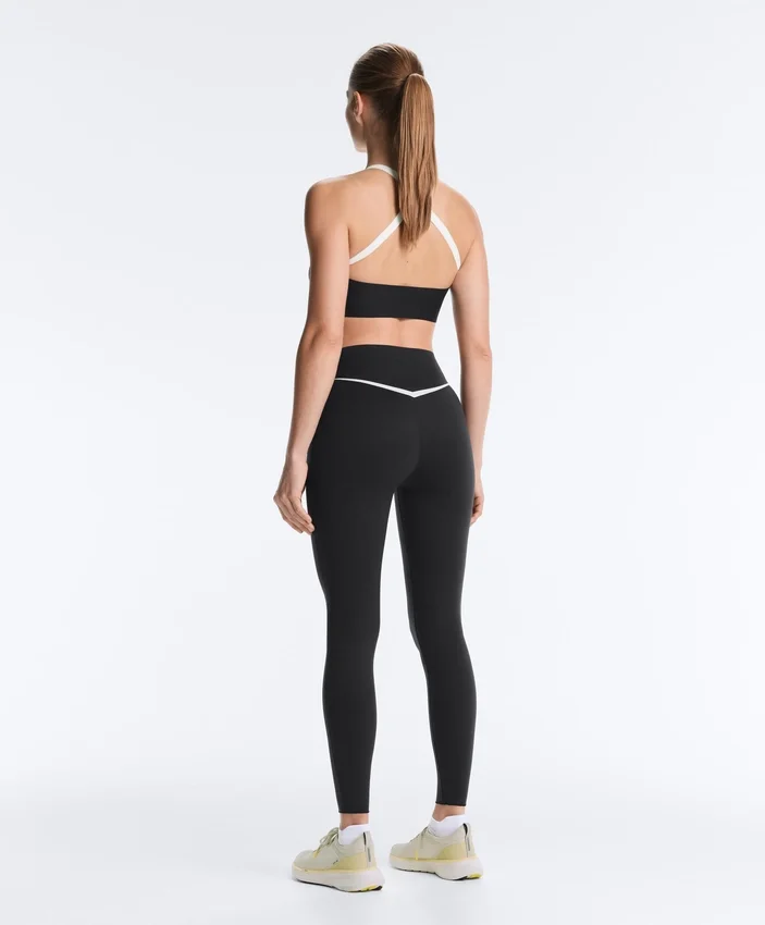 Perfect-Adapt Leggings mit hoher Taille und Knöchellänge sowie kontrastierenden Details Perfect-Adapt Leggings mit hoher Taille und Knöchellänge sowie kontrastierenden Details