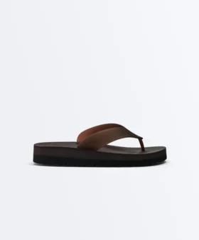 Plateau-Strand-Sandalen Plateau-Strand-Sandalen