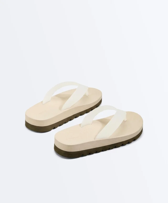 Plateau-Strand-Sandalen Plateau-Strand-Sandalen