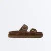 Plateausandalen aus Spaltleder mit Schnallen Plateausandalen aus Spaltleder mit Schnallen