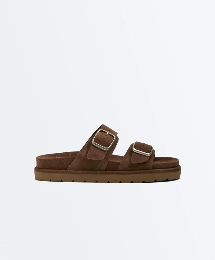 Plateausandalen aus Spaltleder mit Schnallen Plateausandalen aus Spaltleder mit Schnallen
