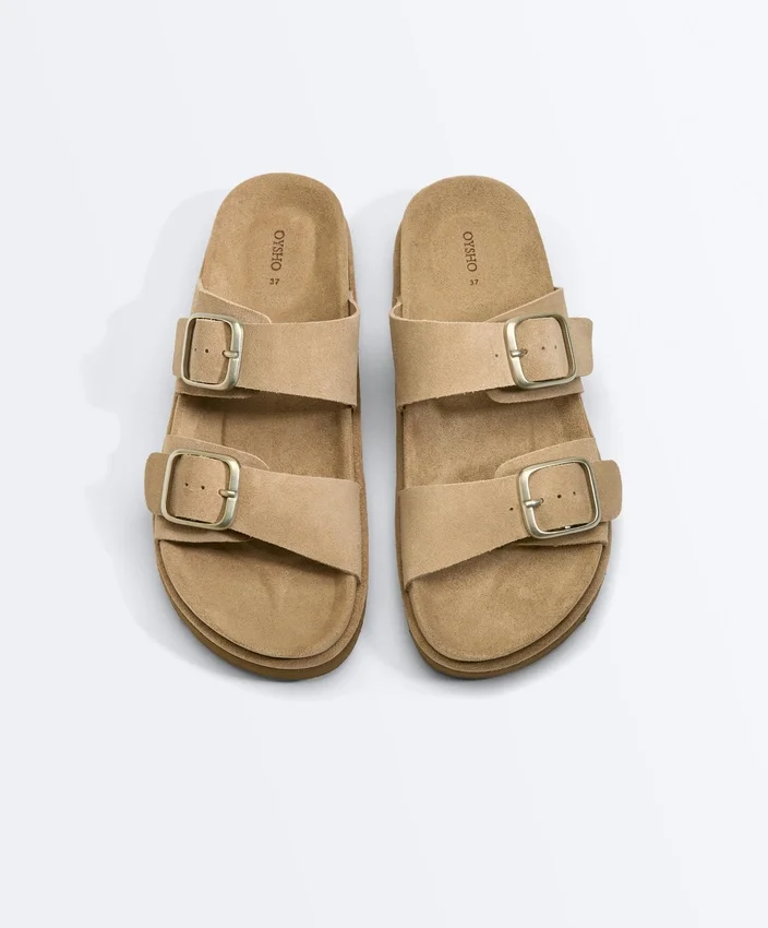 Plateausandalen aus Spaltleder mit Schnallen Plateausandalen aus Spaltleder mit Schnallen
