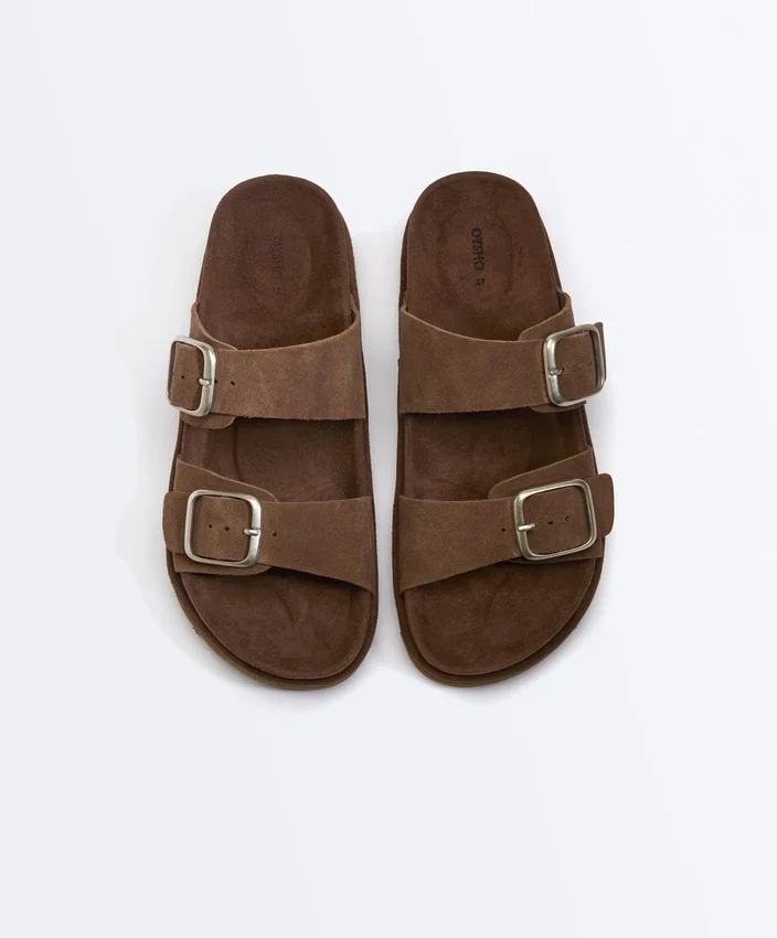 Plateausandalen aus Spaltleder mit Schnallen Plateausandalen aus Spaltleder mit Schnallen