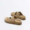 Plateausandalen aus Spaltleder mit Schnallen Plateausandalen aus Spaltleder mit Schnallen