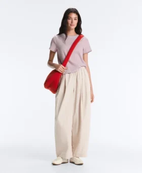 Plissierte, konisch zulaufende Hose aus 100 % Baumwolle