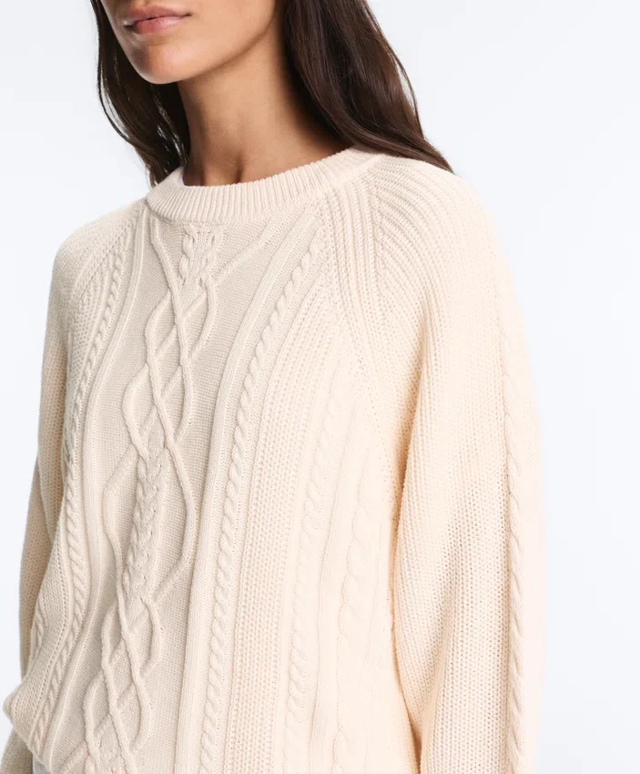 Pullover aus 100 % Baumwolle mit Zopfmuster Pullover aus 100 % Baumwolle mit Zopfmuster