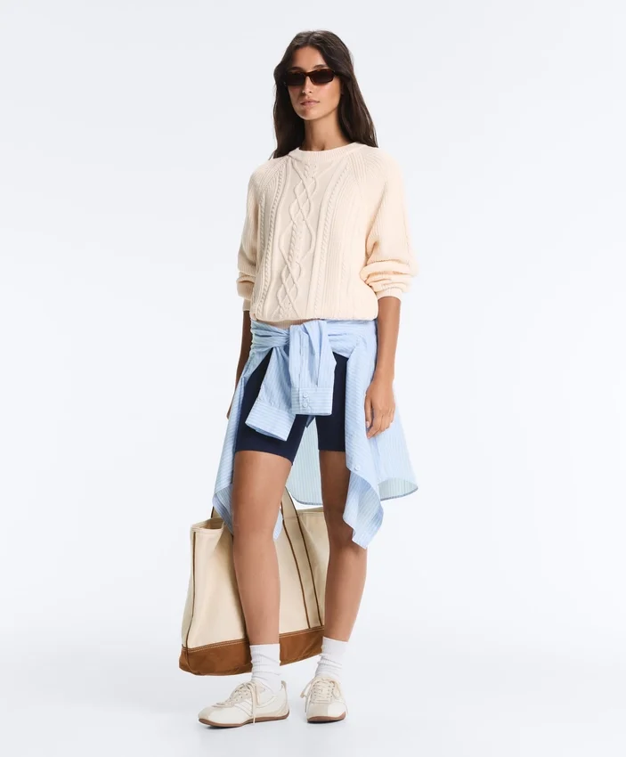 Pullover aus 100 % Baumwolle mit Zopfmuster Pullover aus 100 % Baumwolle mit Zopfmuster