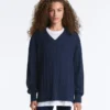 Pullover aus 100 % Baumwolle mit Zopfmuster und V-Ausschnitt Pullover aus 100 % Baumwolle mit Zopfmuster und V-Ausschnitt