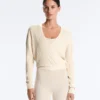Pullover aus gekreuztem Rippstrick Pullover aus gekreuztem Rippstrick