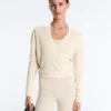 Pullover aus gekreuztem Rippstrick Pullover aus gekreuztem Rippstrick