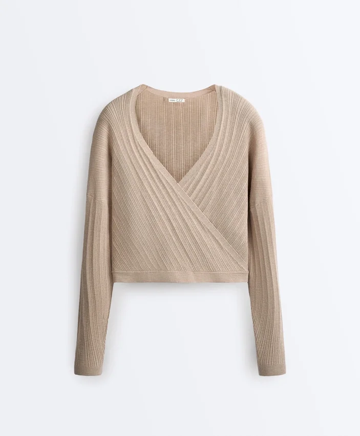 Pullover aus gekreuztem Rippstrick Pullover aus gekreuztem Rippstrick