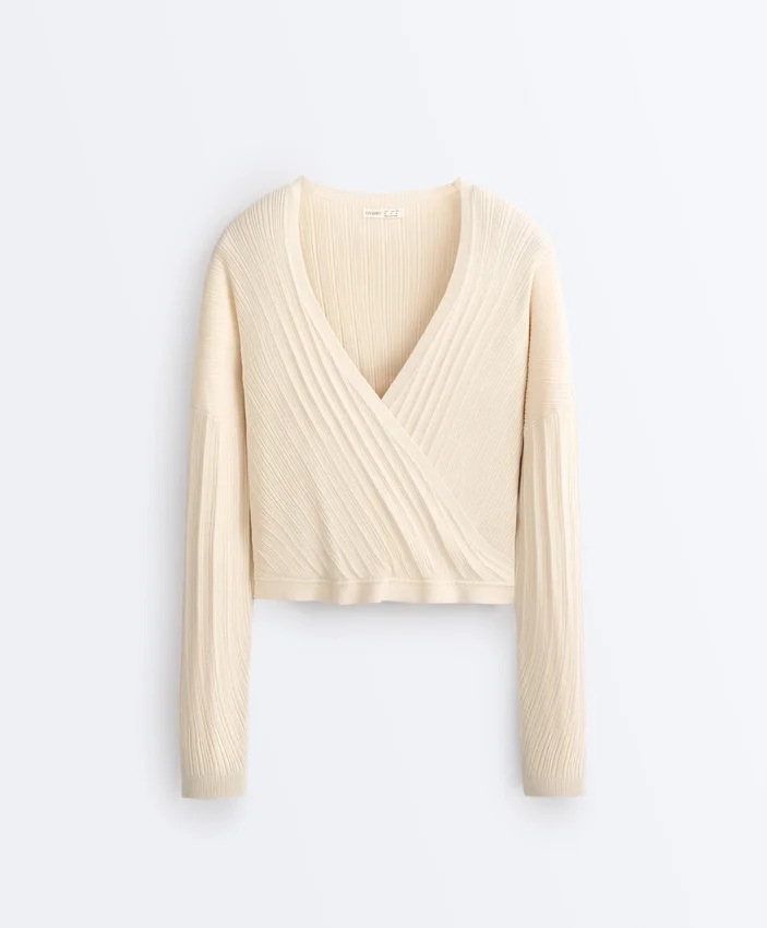 Pullover aus gekreuztem Rippstrick Pullover aus gekreuztem Rippstrick