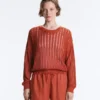 Pullover aus offenem Rippenstrick Pullover aus offenem Rippenstrick