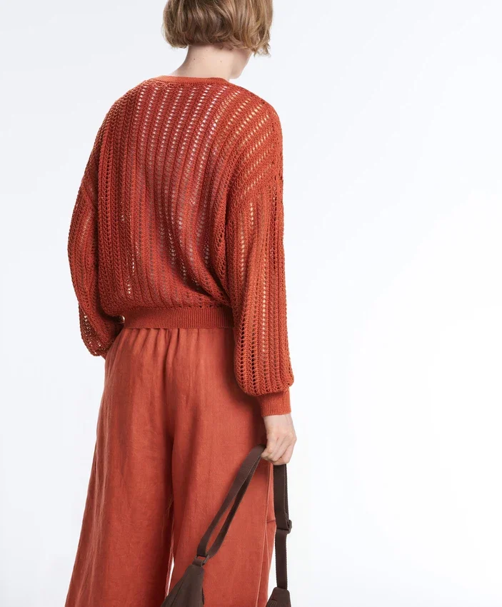 Pullover aus offenem Rippenstrick Pullover aus offenem Rippenstrick