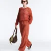 Pullover aus offenem Rippenstrick Pullover aus offenem Rippenstrick