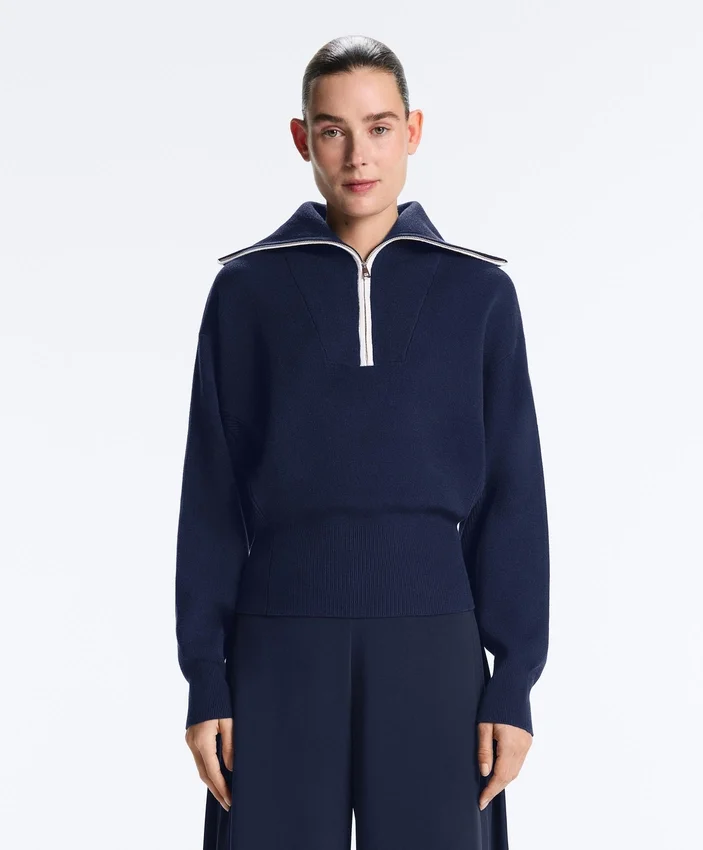 Pullover mit halbem Reißverschluss und hohem Kragen Pullover mit halbem Reißverschluss und hohem Kragen
