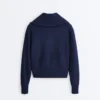 Pullover mit halbem Reißverschluss und hohem Kragen Pullover mit halbem Reißverschluss und hohem Kragen