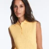 Ärmelloser Pullover aus offenem Strick Ärmelloser Pullover aus offenem Strick