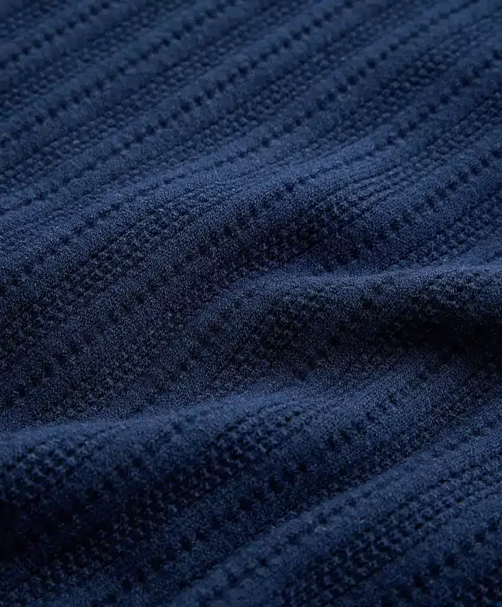 Ärmelloser Pullover aus offenem Strick Ärmelloser Pullover aus offenem Strick