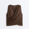 Ärmelloses T-Shirt aus Modal-Mischung mit gekreuztem Ausschnitt Ärmelloses T-Shirt aus Modal-Mischung mit gekreuztem Ausschnitt