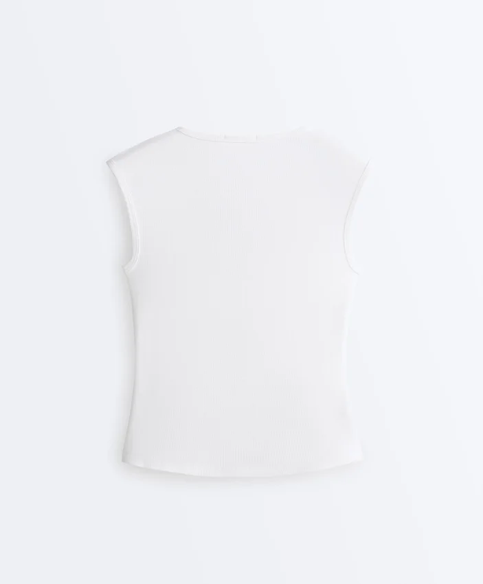 Ärmelloses T-Shirt aus Rippstrick mit Knöpfen aus Baumwolle und Modal Ärmelloses T-Shirt aus Rippstrick mit Knöpfen aus Baumwolle und Modal