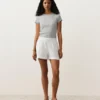 Shorts aus 100 % Leinen mit mittlerer Leibhöhe Shorts aus 100 % Leinen mit mittlerer Leibhöhe