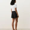 Shorts aus 100 % Leinen mit mittlerer Leibhöhe Shorts aus 100 % Leinen mit mittlerer Leibhöhe