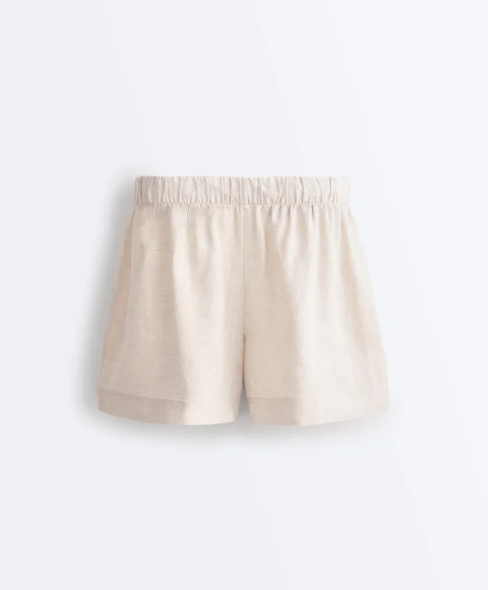 Shorts aus 100 % Leinen mit mittlerer Leibhöhe Shorts aus 100 % Leinen mit mittlerer Leibhöhe