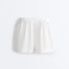 Shorts aus 100 % Leinen mit mittlerer Leibhöhe Shorts aus 100 % Leinen mit mittlerer Leibhöhe