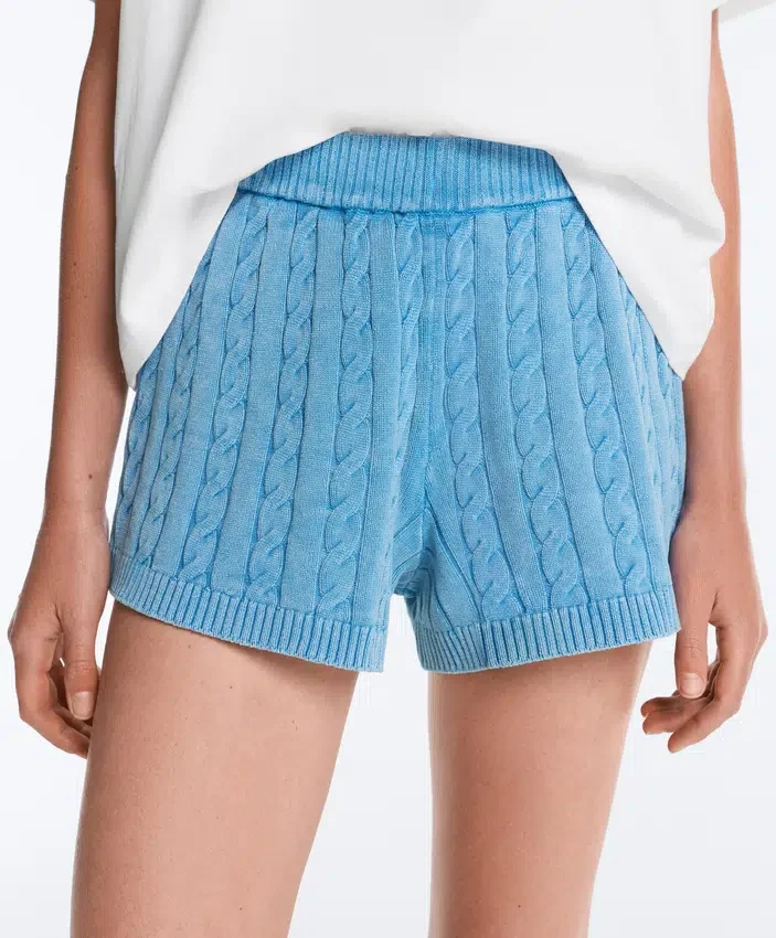 Shorts aus gewaschenem Strick mit Zopfmuster Shorts aus gewaschenem Strick mit Zopfmuster