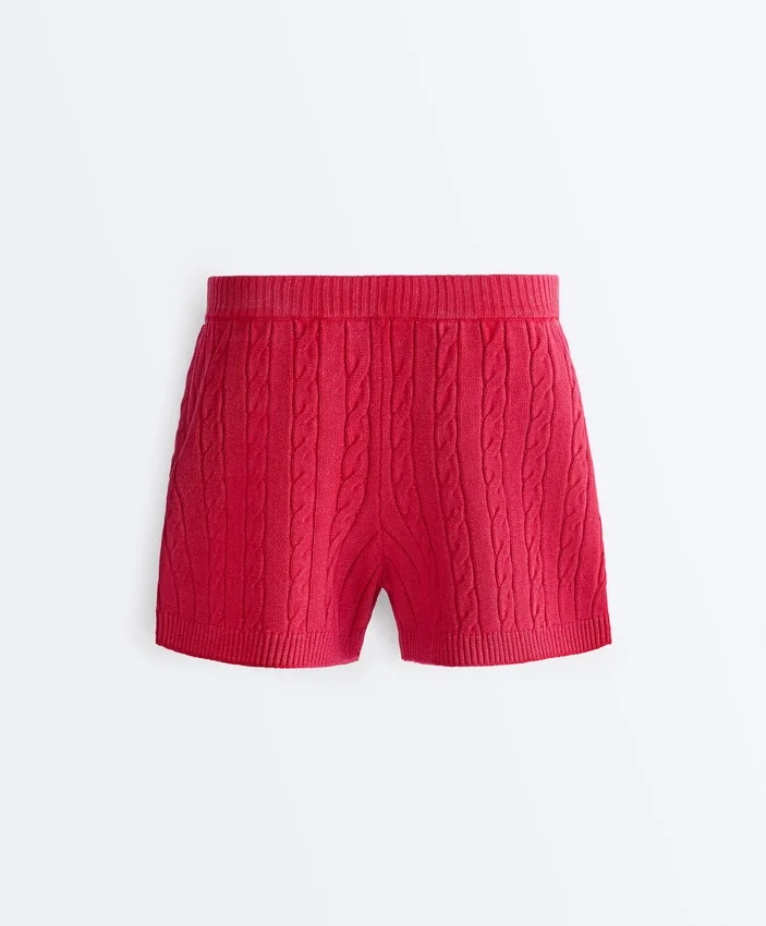 Shorts aus gewaschenem Strick mit Zopfmuster Shorts aus gewaschenem Strick mit Zopfmuster