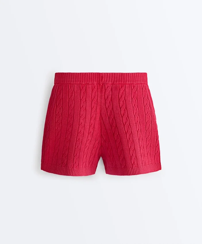 Shorts aus gewaschenem Strick mit Zopfmuster Shorts aus gewaschenem Strick mit Zopfmuster