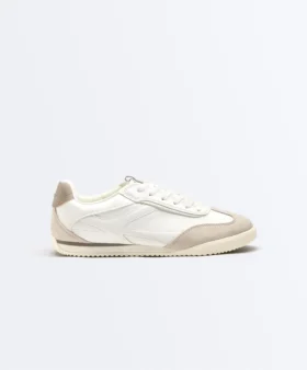 Sneaker im Retro-Stil