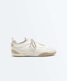 Sneaker im Sockenstil