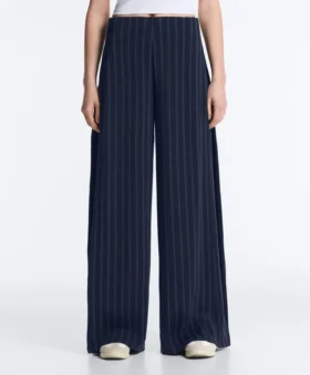 Soft Touch-Hose mit weitem Bein, Seitenfalten und Modal