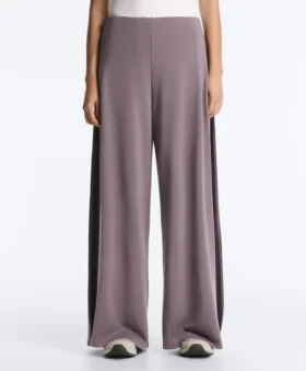 Soft Touch-Hose mit weitem Bein, Seitenfalten und Modal