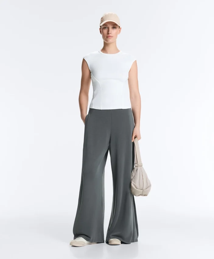 Soft Touch-Hose mit weitem Bein, Seitenfalten und Modal Soft Touch-Hose mit weitem Bein, Seitenfalten und Modal