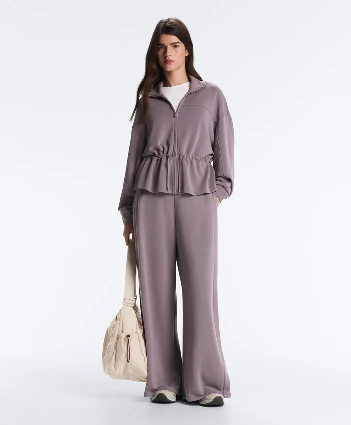 Soft Touch-Modal-Jacke mit verstellbarer Taille und hohem Kragen Soft Touch-Modal-Jacke mit verstellbarer Taille und hohem Kragen