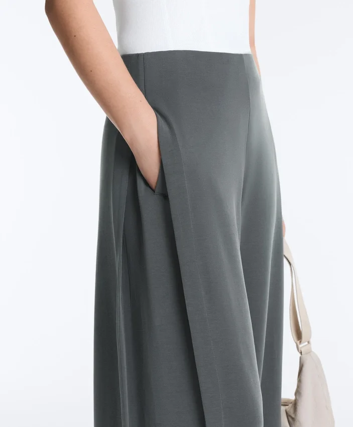 Soft Touch-Hose mit weitem Bein, Seitenfalten und Modal Soft Touch-Hose mit weitem Bein, Seitenfalten und Modal