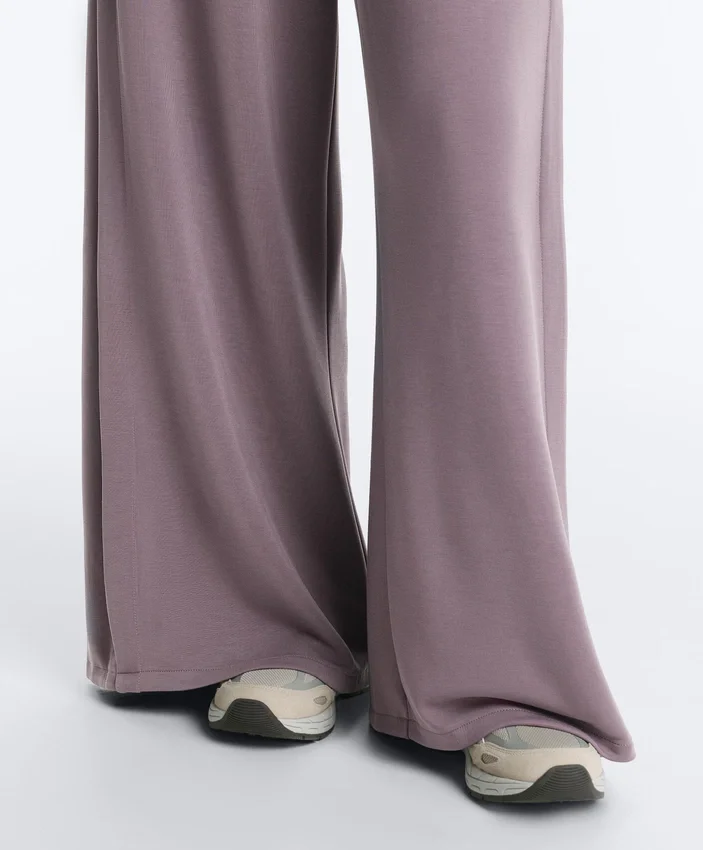 Soft Touch-Hose mit weitem Bein, Seitenfalten und Modal Soft Touch-Hose mit weitem Bein, Seitenfalten und Modal