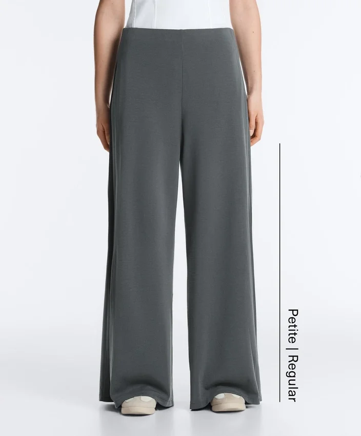 Soft Touch-Hose mit weitem Bein, Seitenfalten und Modal Soft Touch-Hose mit weitem Bein, Seitenfalten und Modal